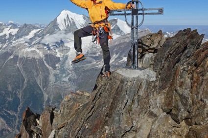 Niclevicz no cume do Dirruhorn (4.035m). Foto de Florian Peter.