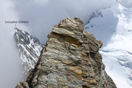 Vista do cume do Nadelhorn (4.327m), Suíça. Foto de Waldemar Niclevicz.
