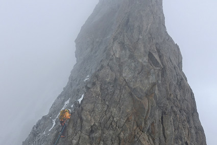 Niclevicz superando a Punta Margherita (4.065m), 57º Quatro Mil escalado, travessia das Grandes Jorasses, Mont Blanc. Foto de Chiquinho.
