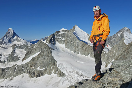 Niclevicz durante a escalada do Zinalrothorn (4.221m), Valais Suíça. Foto de Roberto Provana.