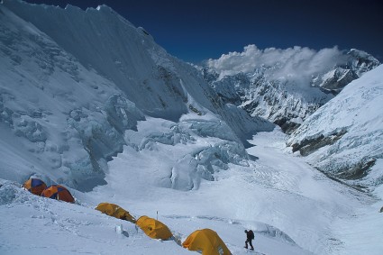 Acampamento 3 (7.300m). Foto de Waldemar Niclevicz.