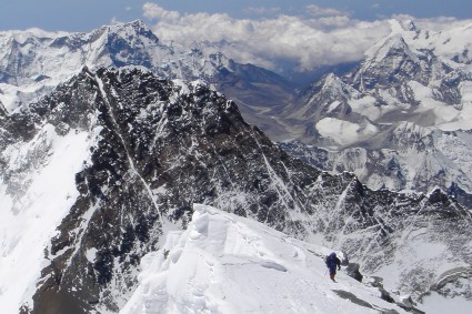Próximo ao topo do Everest. Foto de Waldemar Niclevicz.
